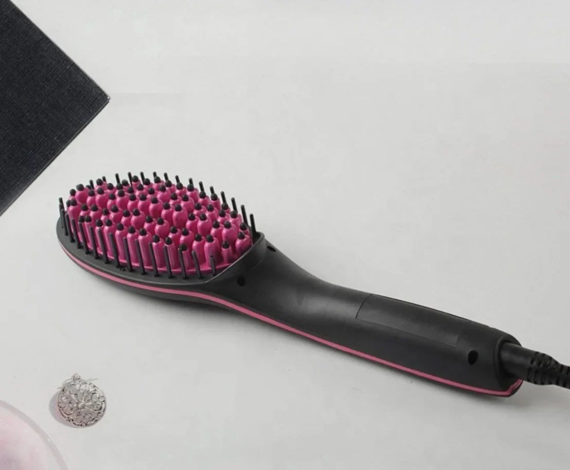 2 in 1 Hair Brush Straightener Close Up